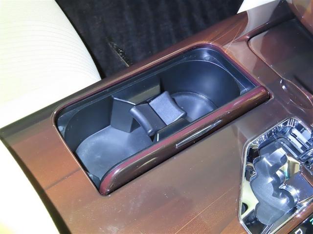 クラウンハイブリッド ロイヤルサルーン　メーカー装着ＳＤナビ　フルセグＴＶ　Ｂｌｕｅｔｏｏｔｈ接続　ＵＳＢ端子　純正ドラレコ　バックガイドモニター　前席シートヒーター　ステアリングヒーター　ＨＩＤヘッドランプ　クルーズコントロール（29枚目）