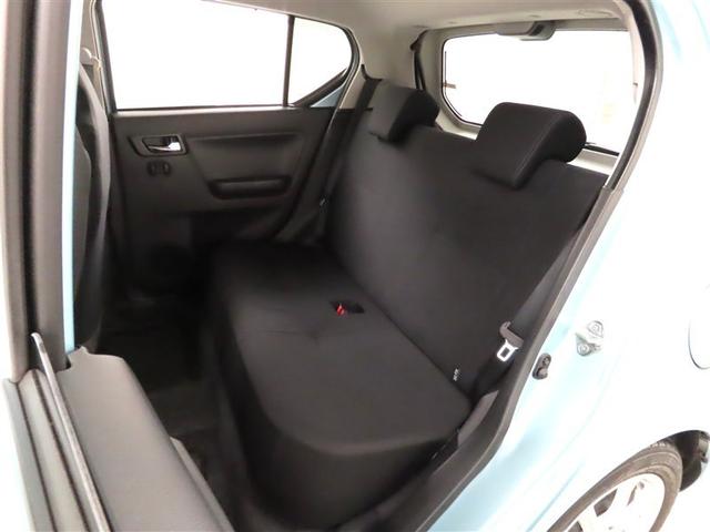 後席空間もしっかり確保しております。