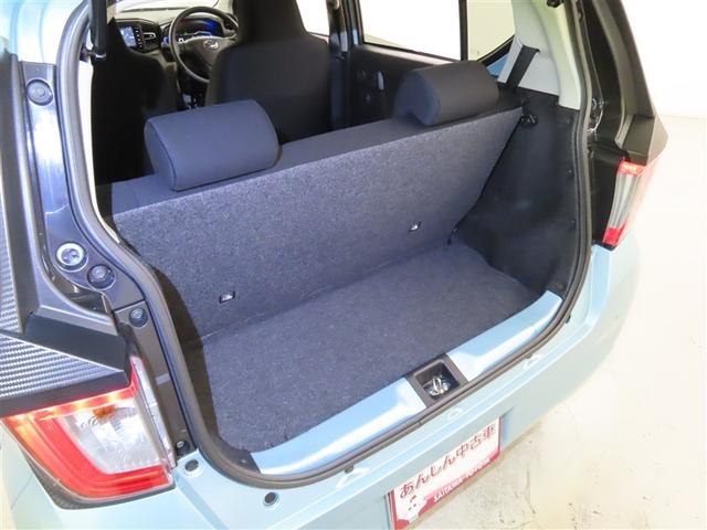 後席使用時でも、十分な荷室空間を確保しております。