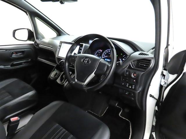 エスクァイア Gi プレミアムパッケージ ブラックテーラード SDナビ 後席モニター ドラレコ Bluetooth接続 CDDVD再生 前席シートヒーター ステアリングヒーター クルーズコントロール リヤエアコン(9枚目)