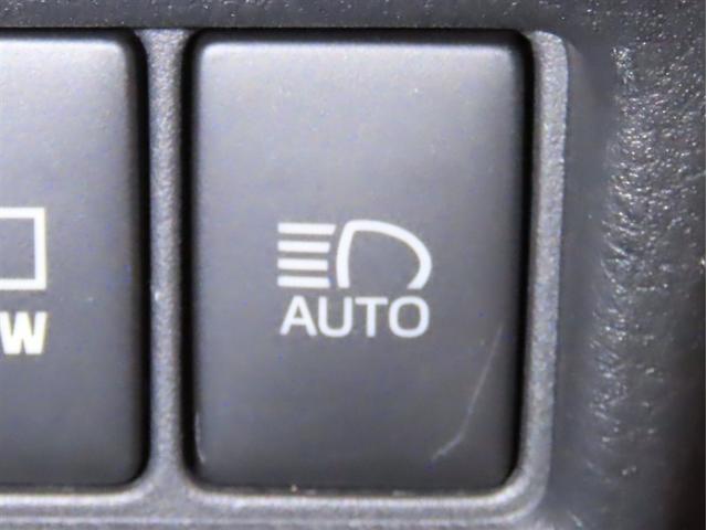 C-HR G モード ネロ セーフティプラス トヨタセーフティセンス搭載 トヨタ純正ナビ装着 Bluetooth機能搭載 パノラミックビューモニター装備 ETC2.0車載器 オートエアコン装着(13枚目)