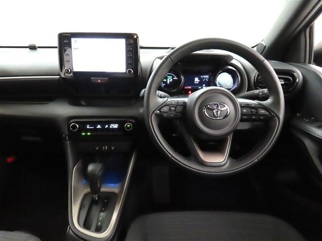 ヤリス ハイブリッドZ トヨタ純正ナビ装着 メーカーナビ装着 Bluetooth機能搭載 ETC2.0車載器 ステアリングヒーター装着 トヨタセーフティセンス搭載 パノラミックビューモニター装備(10枚目)
