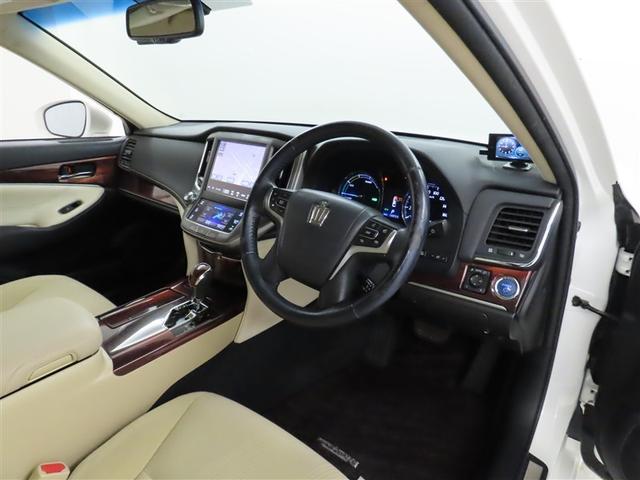 クラウンハイブリッド ロイヤルサルーン　禁煙車／整備手帳／バックカメラ／リヤサンシェード／サイドバイザー／スペアタイヤ／Ｂｌｕｅｔｏｏｔｈ／純正１７インチアルミ（7枚目）