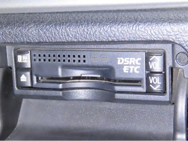 クラウンハイブリッド ロイヤルサルーン　禁煙車／整備手帳／バックカメラ／リヤサンシェード／サイドバイザー／スペアタイヤ／Ｂｌｕｅｔｏｏｔｈ／純正１７インチアルミ（14枚目）