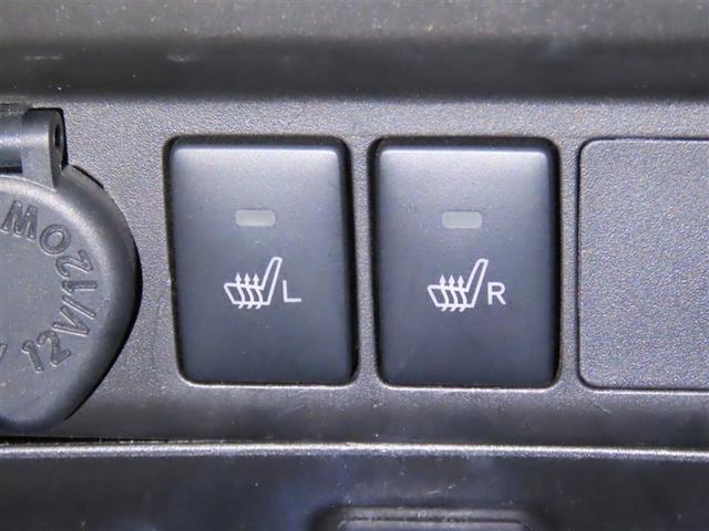 左右前席にシートヒーターを装備しています。寒い日には便利な装備ですよね。