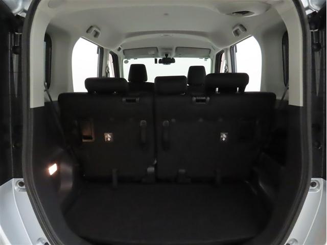 後席使用時でも十分な荷室空間を確保してあります。