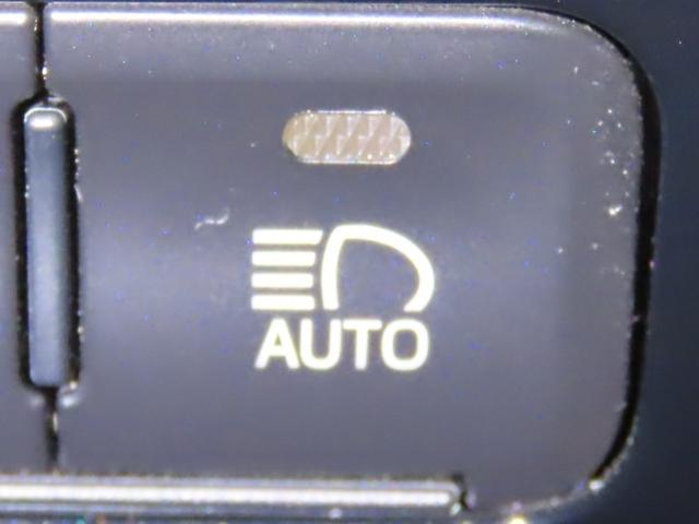 プリウス Ａ　ＳＤメモリーナビ／バックカメラ／ＥＴＣ／クルーズコントロール／ＬＥＤヘッドライト／スマートキー／ＣＤ・ＤＶＤ対応／トヨタセーフティーシステム／スペアタイヤ（12枚目）