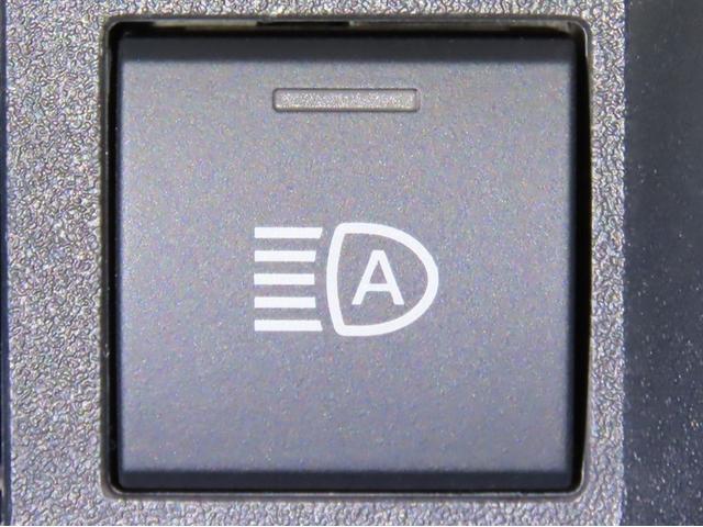 シエンタ ハイブリッドG トヨタ純正ナビ装着 ステアリングヒーター装着 Bluetooth機能搭載 両側パワースライドドア装着 ドライブレコーダー装着 シートヒーター装着 バックガイドモニター付き(15枚目)