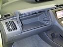 助手席アッパーボックスを装備しております。整理整頓もしやすいですよ。