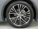 タイヤサイズは195/50R19です。純正アルミホイールを装着しています。