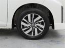 装着タイヤサイズは、165/65R14です。純正アルミホイールを装着しています。