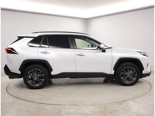 RAV4 ハイブリッドG 衝突被害軽減装置 ドライブレコーダ パノラマサンルーフ バックモニター 整備記録簿 地デジTV LEDヘッドライト スマキー 電動シ-ト AWD TVナビ パワステ 横滑り防止装置 クルコン AAC(4枚目)