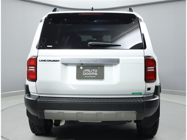 ランドクルーザー２５０ ＶＸ　Ｒカメラ　Ｐシート　地デジ　プリクラッシュセーフティ　アルミホイール　ＬＥＤヘッド　クルーズコントロール　３列シート　本革シート　ＥＴＣ　ドライブレコーダー　４ＷＤ　ミュージックプレイヤー接続可（3枚目）