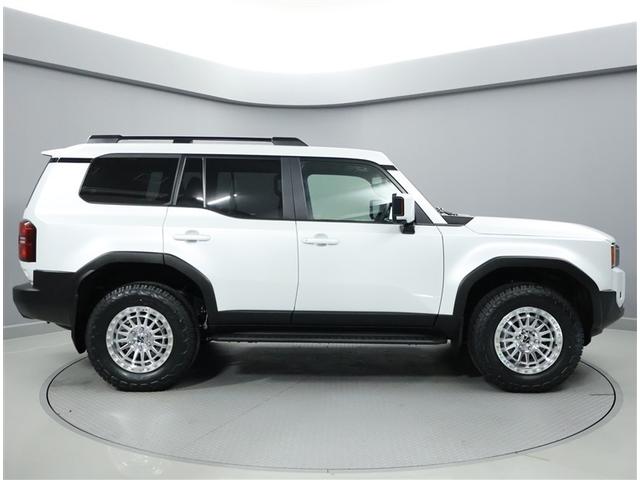 ランドクルーザー２５０ ＶＸ　Ｒカメラ　Ｐシート　地デジ　プリクラッシュセーフティ　アルミホイール　ＬＥＤヘッド　クルーズコントロール　３列シート　本革シート　ＥＴＣ　ドライブレコーダー　４ＷＤ　ミュージックプレイヤー接続可（5枚目）