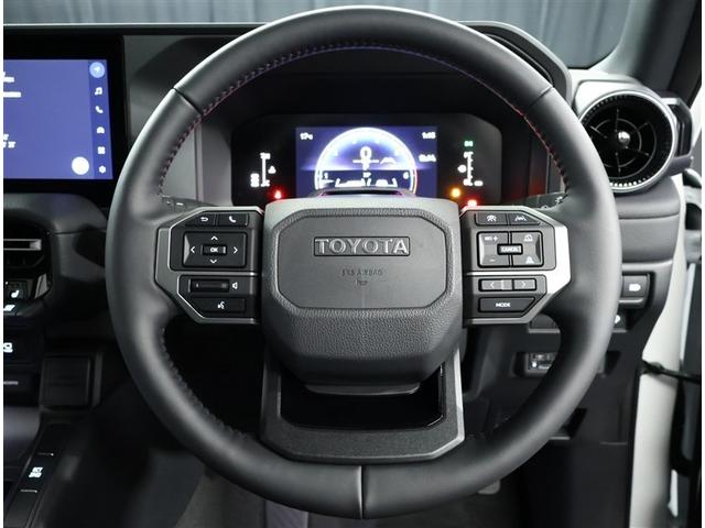 ランドクルーザー２５０ ＶＸ　Ｒカメラ　Ｐシート　地デジ　プリクラッシュセーフティ　アルミホイール　ＬＥＤヘッド　クルーズコントロール　３列シート　本革シート　ＥＴＣ　ドライブレコーダー　４ＷＤ　ミュージックプレイヤー接続可（9枚目）