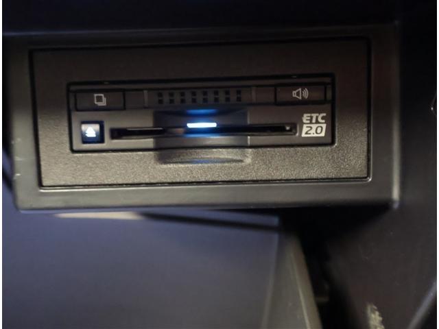 ランドクルーザープラド ＴＸ　Ｌパッケージ　リアカメラ　スマートキ　盗難防止　キーレスエントリー　ＥＴＣ装備　３列席　ＤＶＤ再生可　エアコン　ＬＥＤランプ　レザー　アルミホイール　パートタイム４ＷＤ　横滑り防止システム　フルＴＶ　メモリーナビ（17枚目）