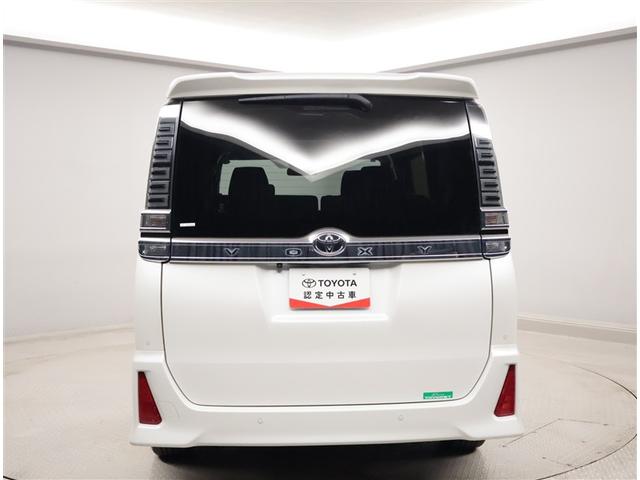 ヴォクシー ZS 煌II スマートキー・プッシュスタート バックガイドモニター セキュリティアラーム 両側パワスラドア ETC車載器 地デジテレビ 記録簿付き VSC LEDライト 助手席エアバック キーレスエントリー AC(2枚目)