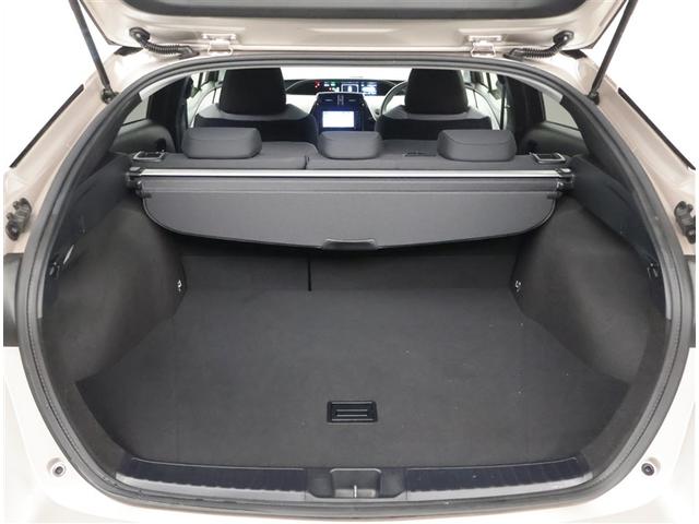 プリウス Ｓ　ＬＥＤヘット　盗難防止システム　スマキー　ＡＣ　ナビ＆ＴＶ　メディアプレイヤー接続　横滑り防止システム　バックガイドモニター　アルミホイール　運転席パワーウィンドウ　整備点検記録簿　サイドエアバック（15枚目）