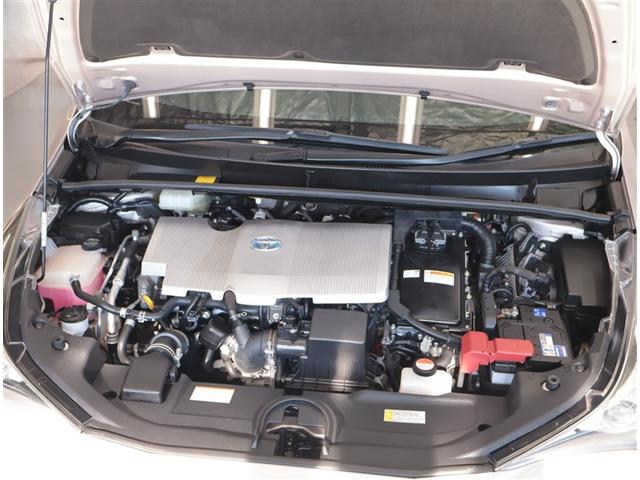 プリウス Ｓ　ＬＥＤヘット　盗難防止システム　スマキー　ＡＣ　ナビ＆ＴＶ　メディアプレイヤー接続　横滑り防止システム　バックガイドモニター　アルミホイール　運転席パワーウィンドウ　整備点検記録簿　サイドエアバック（16枚目）