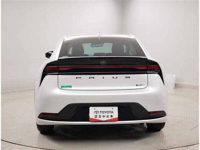 プリウス Ｚ　リアカメラ　プリクラッシュ　ＰＷシート　メモリナビ　ＡＣ１００Ｖ電源　ＬＥＤランプ　ナビ・ＴＶ　オートクルーズ　アルミホイール　ドライブレコーダ　ＡＣ　運転席エアバッグ　横滑り防止装置　ＥＴＣ付（2枚目）