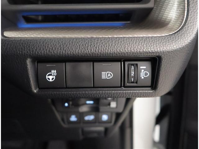 プリウス Ｚ　リアカメラ　プリクラッシュ　ＰＷシート　メモリナビ　ＡＣ１００Ｖ電源　ＬＥＤランプ　ナビ・ＴＶ　オートクルーズ　アルミホイール　ドライブレコーダ　ＡＣ　運転席エアバッグ　横滑り防止装置　ＥＴＣ付（18枚目）