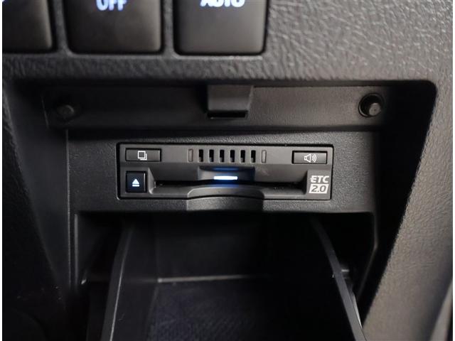 アルファードハイブリッド ＳＲ　Ｃパッケージ　点検記録簿　サンル－フ　バックモニター　オートエアコン　ＬＥＤ　横滑り防止機能　ＡＢＳ　イモビ　アルミ　４ＷＤ　ミュージックプレイヤー接続可　３列シート　キーフリー　スマートキ　Ｐシート　ＥＴＣ　ＴＶ（18枚目）