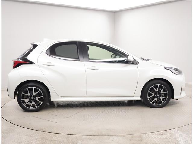 ヤリス Z サイドSRS AAC バックモニタ スマキー 横滑防止装置 キーフリー アルミ LEDランプ パワーウインドウ 定期点検記録簿 助手席エアバック クルコン エアバッグ パワーステアリング ナビ ETC(4枚目)