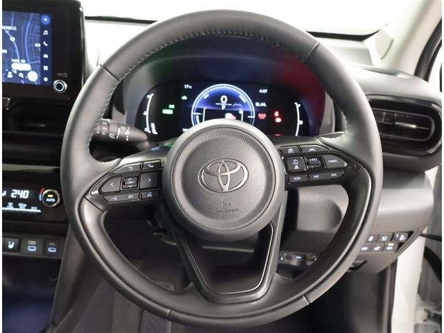 ヤリスクロス ハイブリッドZ インテリジェントキー アルミホイル 寒冷地 LEDライト リアカメラ クルーズコントロール 整備記録簿 横滑り防止システム ナビTV メモリーナビゲーション 電動シ-ト パワステ オートエアコン(6枚目)