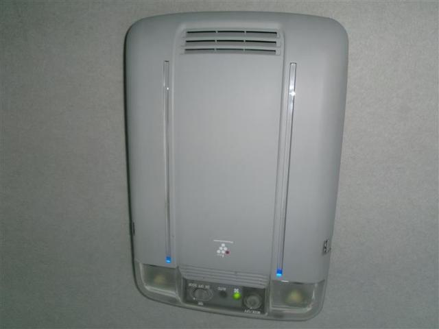 プレマシー ２０ＣＳ　フルフラットシート　メモリナビ　３列　ＤＶＤ視聴可　アルミホイル　ワンセグテレビ　記録簿　エアバック　パワーウインドウ　助手席エアバッグ　ＥＴＣ付き　ウォークスルー　ＡＢＳ　ナビＴＶ　ドライブレコーダ（11枚目）