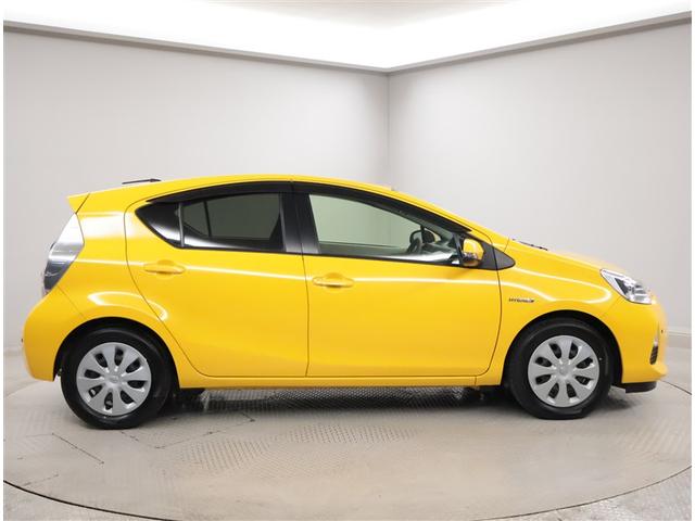 アクア S スマートキープッシュスタート キーレスエントリ イモビ ナビ&TV オートエアコン デュアルエアバック ESC Bカメラ パワーウィンドウ AUX端子 SRS ワンセグTV パワーステアリング ABS(4枚目)