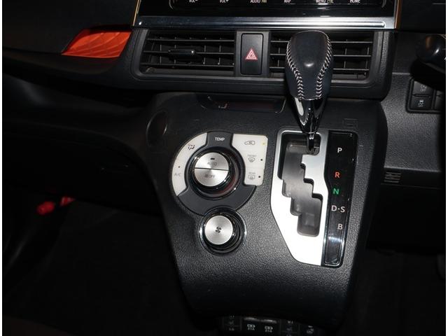 シエンタ G クエロ 軽減ブレーキ 両側自動ドア エアロ Iストップ 後カメラ デュアルエアバック パワーウィンドウ フルオートエアコン DVD再生可 ウォークスルー LEDヘッド ナビ&TV スマキー VSC 3列(11枚目)