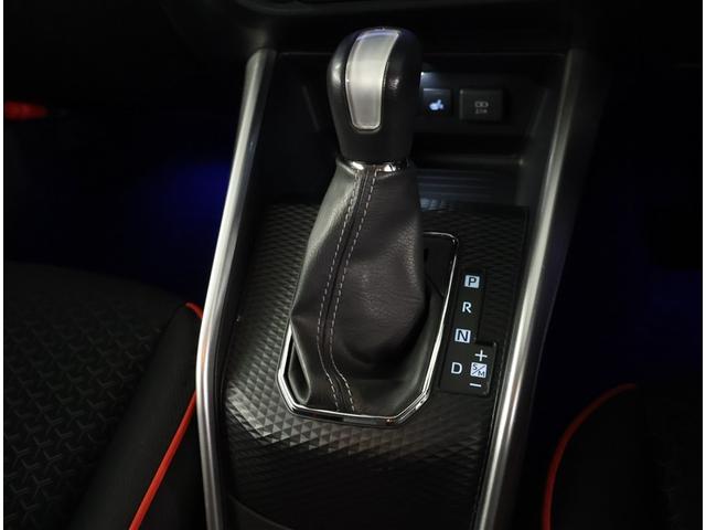 ライズ Ｚ　誤発進抑制機能　エアコン　スマートキー＆プッシュスタート　地デジＴＶ　ＶＳＡ　盗難防止装置　アイドリングストップ機能　クルコン　バックモニター　ナビ＆ＴＶ　ＬＥＤヘッドライト　アルミホイール　キーレス（15枚目）