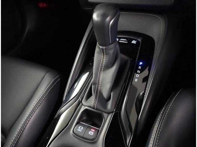 カローラツーリング ハイブリッド　ダブルバイビー　追突軽減ブレーキ　バックモニタ　地デジフルセグ　横滑防止　ナビＴＶ　スマキー　ＬＥＤライト　デュアルエアバッグ　エアコン　オートクルーズ　サイドエアバッグ　ＥＴＣ付　ＰＳ　キーフリー　ＡＢＳ　盗難防止（11枚目）