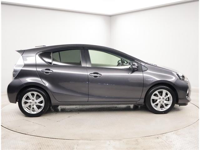 アクア Ｇ　バックモニタ　セキュリティー　メンテナンスノート　デュアルエアバック　ナビＴＶ　ＬＥＤ　パワーウィンドウ　地デジ　ＥＳＣ　ＡＴエアコン　ＡＢＳ　パワーステアリング　アルミ　運転席エアバッグ　ＥＴＣ（4枚目）