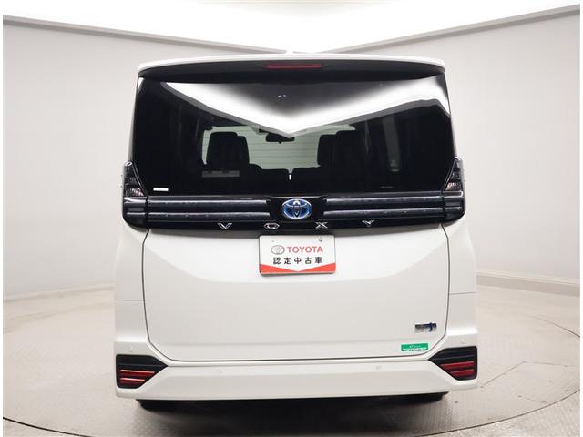 ヴォクシー ハイブリッドＳ－Ｚ　パワーウィンドウ　ＤＶＤ再生機能　インテリキー　横滑防止装置　地デジＴＶ　アクティブクルーズコントロール　フルオートエアコン　リアカメラ　エアバッグ　ＡＢＳ　１００Ｖ充電　ナビＴＶ　ＷＡＣ　キーレス（2枚目）