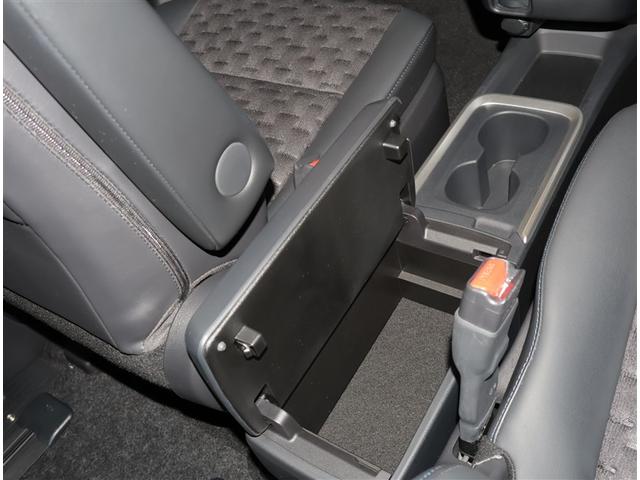 ヴォクシー ハイブリッドＳ－Ｚ　パワーウィンドウ　ＤＶＤ再生機能　インテリキー　横滑防止装置　地デジＴＶ　アクティブクルーズコントロール　フルオートエアコン　リアカメラ　エアバッグ　ＡＢＳ　１００Ｖ充電　ナビＴＶ　ＷＡＣ　キーレス（12枚目）