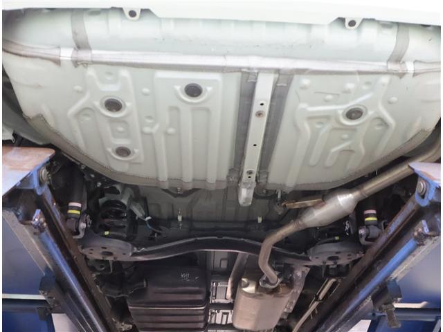 ヴォクシー ハイブリッドＳ－Ｚ　パワーウィンドウ　ＤＶＤ再生機能　インテリキー　横滑防止装置　地デジＴＶ　アクティブクルーズコントロール　フルオートエアコン　リアカメラ　エアバッグ　ＡＢＳ　１００Ｖ充電　ナビＴＶ　ＷＡＣ　キーレス（24枚目）