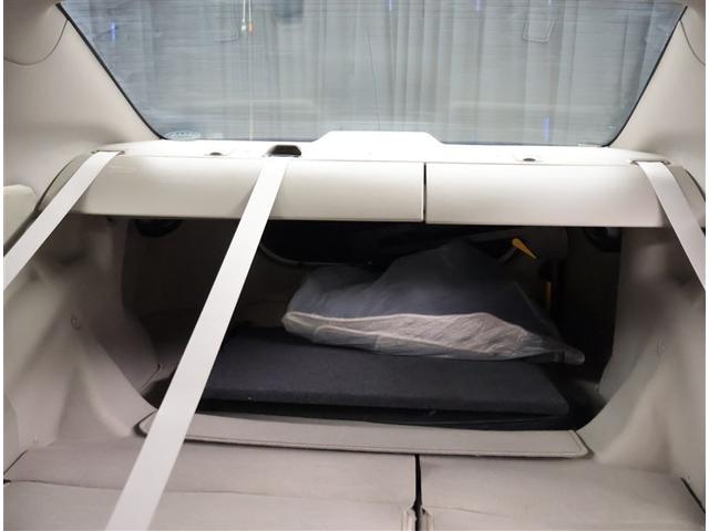 トランクスルー☆　ちょっとした荷物をトランクから出し入れできる大変便利な機能です♪