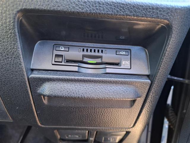 ノア Ｘ　ブレーキサポート　イモビライザー　アイドリングストッ　メンテナンスノート　ＤＶＤ再生可　デュアルエアコン　クルーズＣ　バックモニタ－　地デジＴＶ　ＬＥＤランプ　スマートキ　オートエアコン　ＥＳＣ　３列（13枚目）