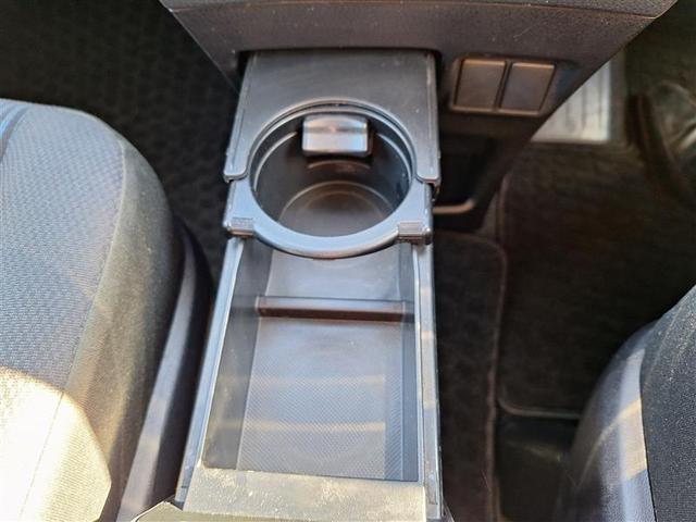 ノア Ｘ　ブレーキサポート　イモビライザー　アイドリングストッ　メンテナンスノート　ＤＶＤ再生可　デュアルエアコン　クルーズＣ　バックモニタ－　地デジＴＶ　ＬＥＤランプ　スマートキ　オートエアコン　ＥＳＣ　３列（16枚目）