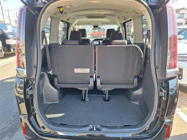 ノア Ｘ　ブレーキサポート　イモビライザー　アイドリングストッ　メンテナンスノート　ＤＶＤ再生可　デュアルエアコン　クルーズＣ　バックモニタ－　地デジＴＶ　ＬＥＤランプ　スマートキ　オートエアコン　ＥＳＣ　３列（21枚目）