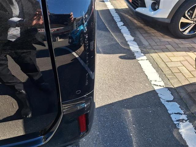 ノア Ｘ　ブレーキサポート　イモビライザー　アイドリングストッ　メンテナンスノート　ＤＶＤ再生可　デュアルエアコン　クルーズＣ　バックモニタ－　地デジＴＶ　ＬＥＤランプ　スマートキ　オートエアコン　ＥＳＣ　３列（25枚目）