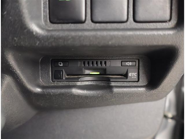 ハイエースバン ロングスーパーGL Wエアコン Wエアバック Bカメラ パワーウインドウ 横滑防止 ドライブレコーダー フルセグテレビ DVD視聴可 キーレスエントリー メモリーナビ オートエアコン ETC パワーステ 記録簿有 ABS(17枚目)