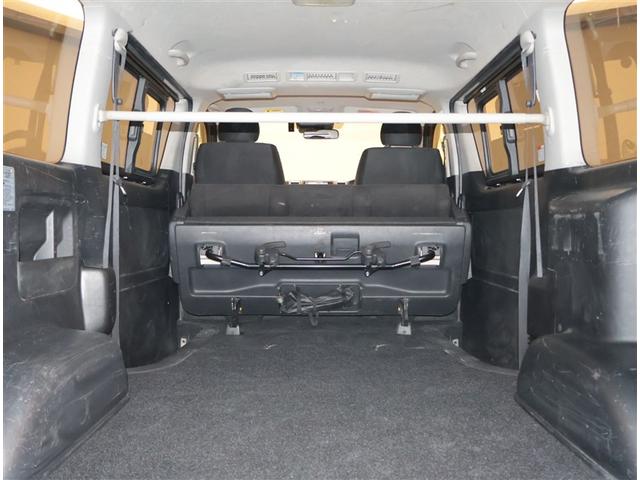 ハイエースバン ロングスーパーGL Wエアコン Wエアバック Bカメラ パワーウインドウ 横滑防止 ドライブレコーダー フルセグテレビ DVD視聴可 キーレスエントリー メモリーナビ オートエアコン ETC パワーステ 記録簿有 ABS(22枚目)