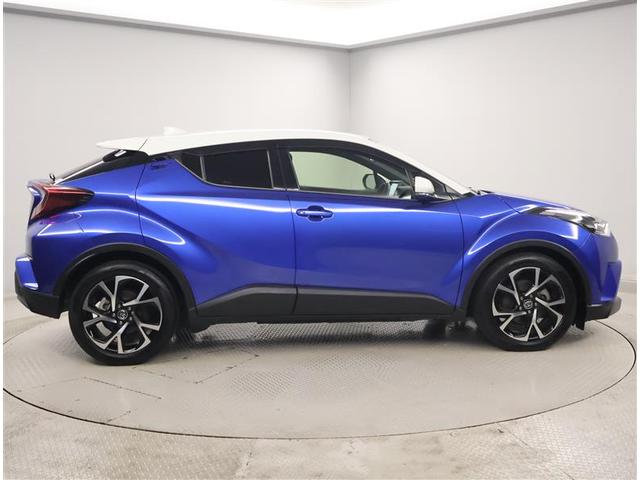 Ｃ－ＨＲ Ｇ－Ｔ　衝突被害軽減ブレーキ　フルセグ地デジ　ＬＥＤヘッドランプ　盗難防止システム　アルミホイール　オートクルーズコントロール　メモリーナビ　ミュージックプレイヤー接続可　バックカメラ　ＤＶＤ　ＥＴＣ車載器（4枚目）