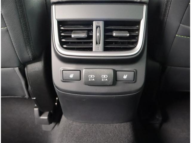 後席用にもエアコンの吹き出し口があり快適です。どの席に座っても快適なドライブが楽しめます♪