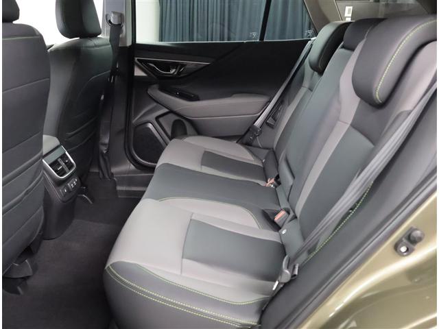 このお車の魅力は運転席だけではありません！！リア席もございます。ぜひ一度ご来店の上、体感してみてください！！