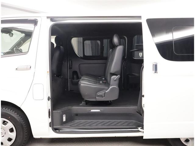ハイエースバン スーパーＧＬ　ダークプライムＩＩ　衝突回避システム　運転席助手席エアバック　ＥＳＣ　フルフラット　スマートエントリー　ＬＥＤライト　地デジ　エアコン　パワーウィンドウ　エアバック　キーレスエントリー　イモビライザー　パワーステアリング（23枚目）