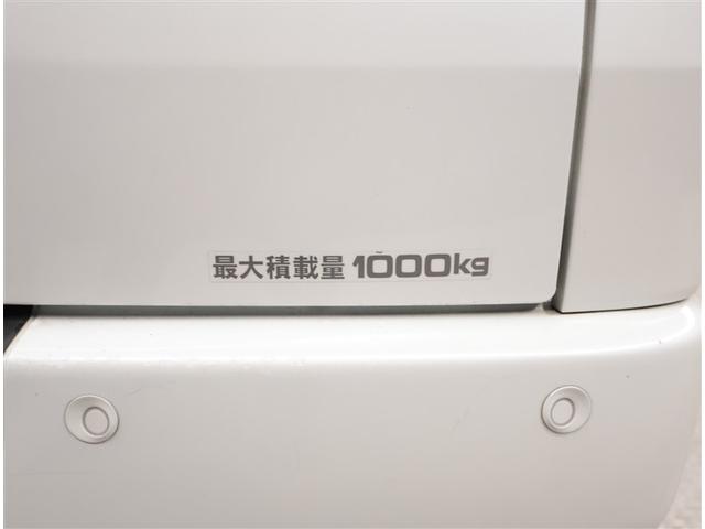 ハイエースバン スーパーＧＬ　ダークプライムＩＩ　衝突回避システム　運転席助手席エアバック　ＥＳＣ　フルフラット　スマートエントリー　ＬＥＤライト　地デジ　エアコン　パワーウィンドウ　エアバック　キーレスエントリー　イモビライザー　パワーステアリング（26枚目）