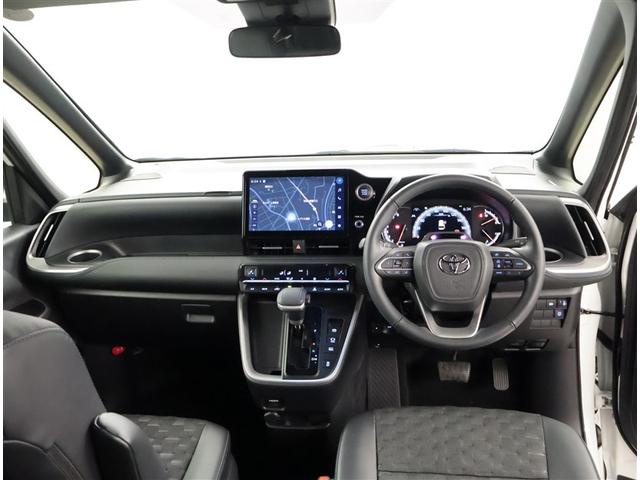 ヴォクシー Ｓ－Ｚ　ＤＶＤ再生機能　スマートキープッシュスタート　両側電動パワースライドドア　パワーウインドウ　ＥＴＣ車載器　ＬＥＤライト　デュアルエアコン　アルミホイール　盗難防止装置　記録簿　横滑り防止機能　ナビＴＶ（5枚目）